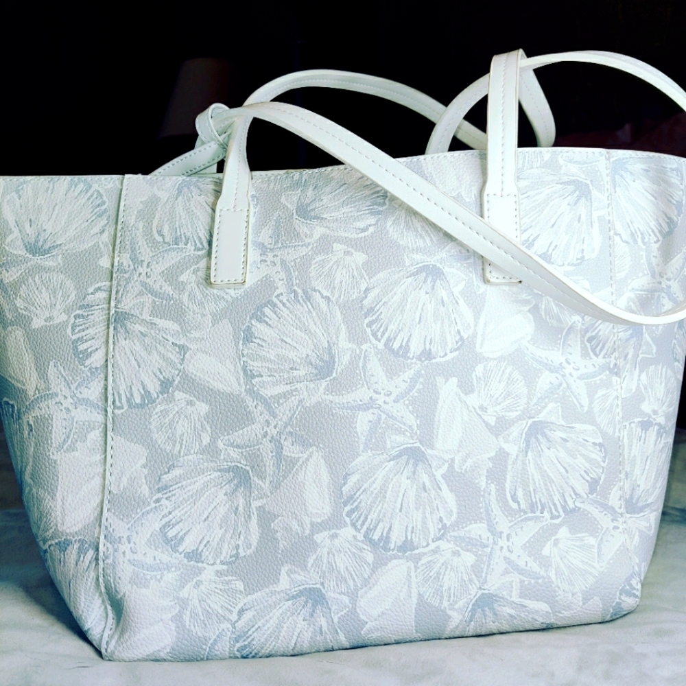 Reversible tote bag